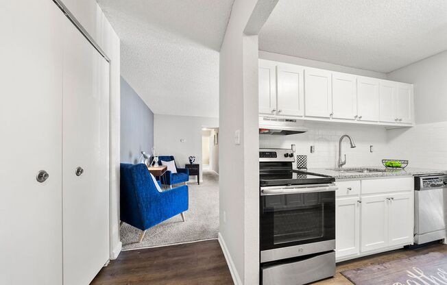 2 beds, 1 bath, 988 sqft, $1,199, Unit 545-201