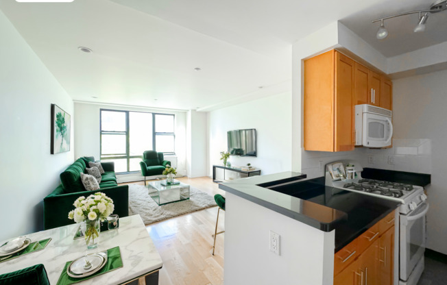 1 bed, 1 bath, $2,495, Unit 4D