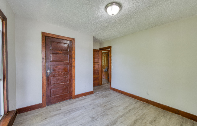 1012 SAINT ADALBERT AVE