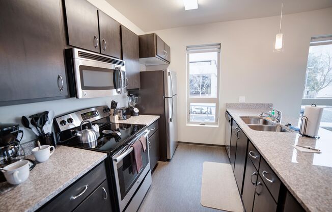 2 beds, 2 baths, 1,141 sqft, $1,900, Unit 220