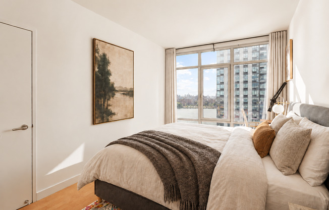 1 bed, 1 bath, 737 sqft, $6,300, Unit 18C