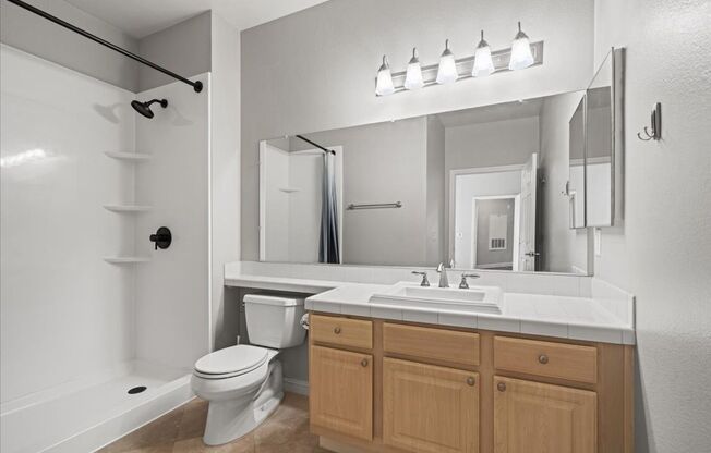 3 beds, 2 baths, $1,795, Unit UNIT 2169