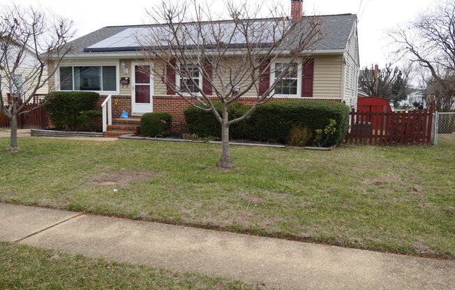 4 beds, 2 baths, $2,660