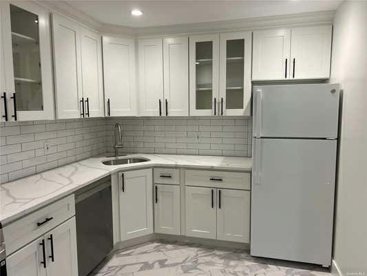 3 beds, 2 baths, 1,200 sqft, $3,700, Unit 2FL