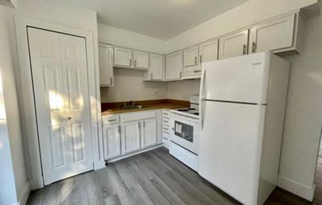 1 bed, 1 bath, 550 sqft, $800, Unit 841 - D