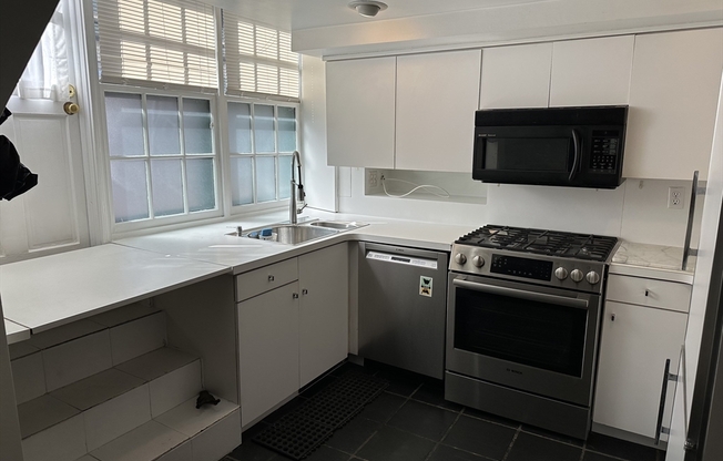 93 W CEDAR