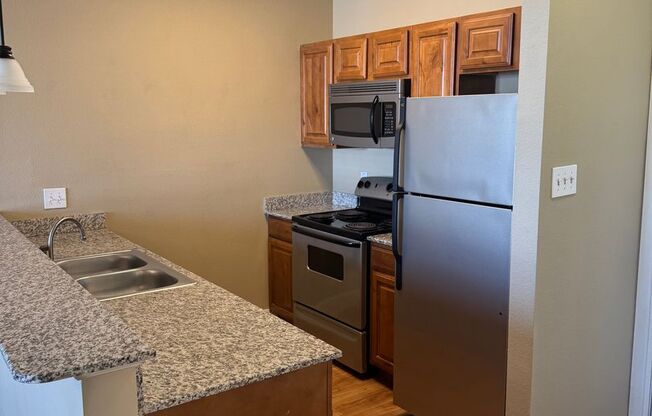 1 bed, 1 bath, 649 sqft, $1,180, Unit 1L-305