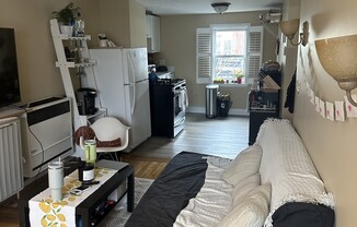 2 beds, 1 bath, $3,000, Unit 3