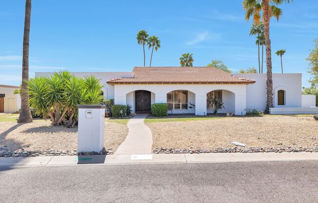 Large 4 Bed 2.5 bath Home w Pool!! - Cross Streets: 56th St and Cactus
