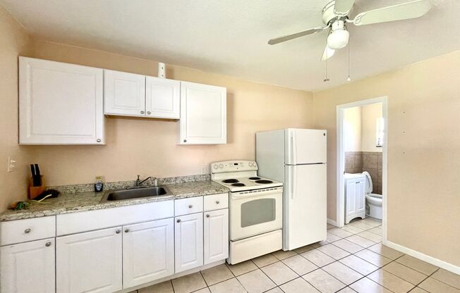 2 beds, 1 bath, $1,400