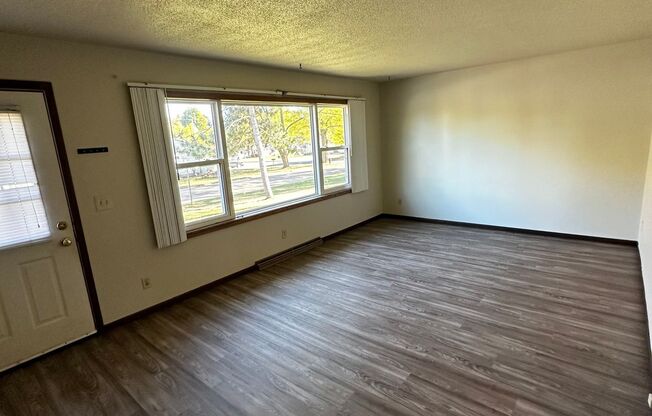 2820-2822 Beverly Hills Dr