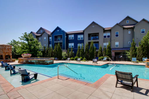 Resort Style Swimming Pool at Berkshire Aspen Grove Apartments, Colorado