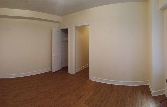 1 bed, 1 bath, 572 sqft, $1,450, Unit Old King Edward 44