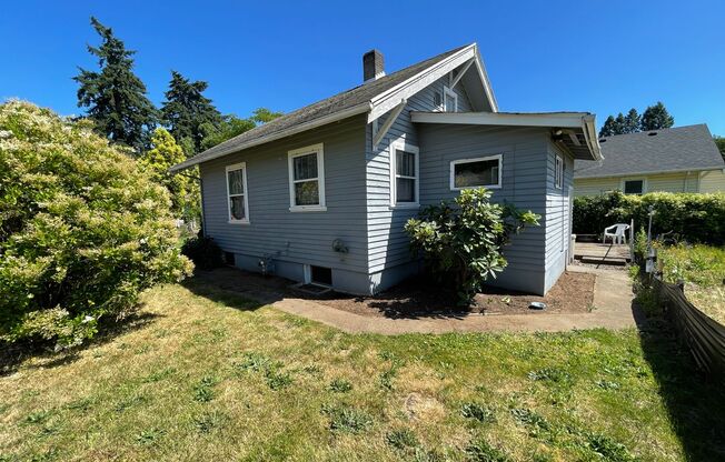 Charming Vintage 2br/1ba House in the Lents Neighborhood. Available in October!