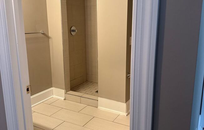 1 bed, 1 bath, 580 sqft, $965, Unit 2D