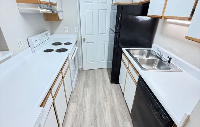 2 beds, 2 baths, 1,055 sqft, $1,100, Unit 5306