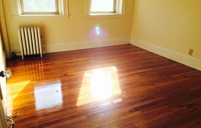 2 beds, 1 bath, 710 sqft, $3,100, Unit 01-005