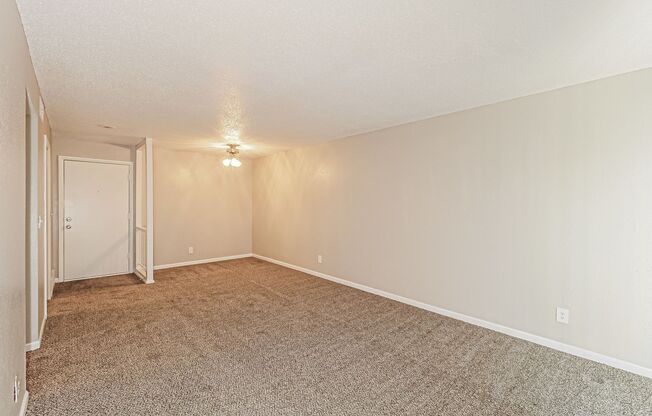 2 beds, 1 bath, 865 sqft, $1,050