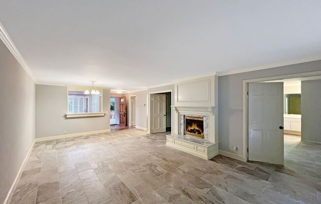 Beautiful 3B 2BA Condo in La Jolla w/ W/D!