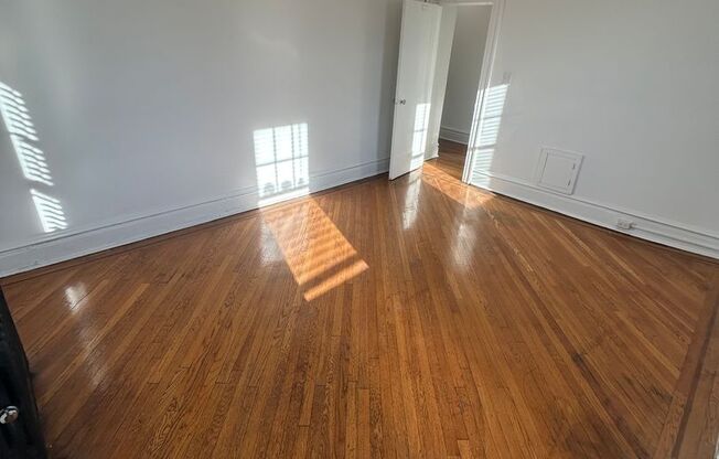1 bed, 1 bath, 700 sqft, $2,150, Unit E05