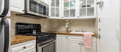 2395 LK PANCOAST DR