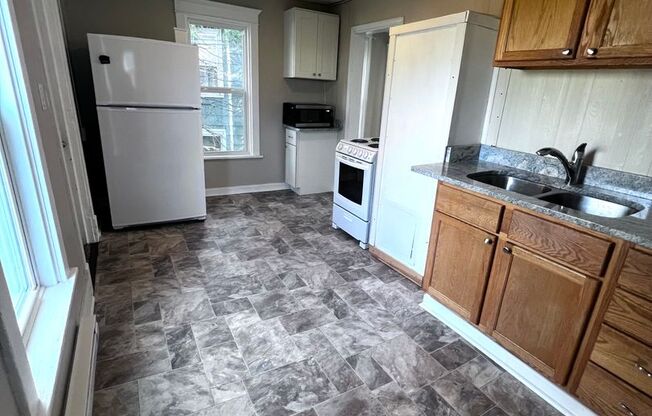 1 bed, 1 bath, $1,100, Unit #2