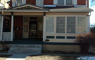 2112 N GRAND AVE