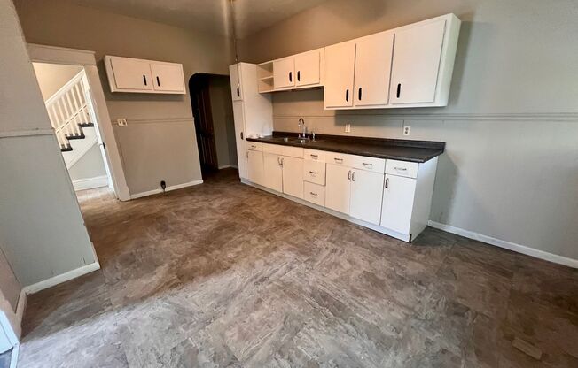 2 beds, 1 bath, $825