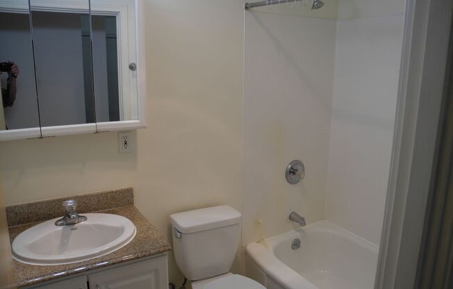 1 bed, 1 bath, 630 sqft, $1,695, Unit R-203