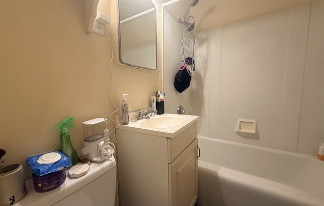 1 bed, 1 bath, 550 sqft, $2,400, Unit 6