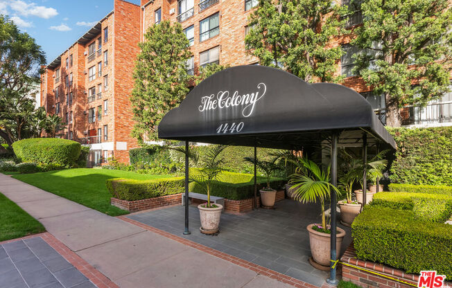 1 bed, 1 bath, 682 sqft, $2,600, Unit 220