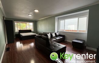 1 bed, 1 bath, 325 sqft, $900, Unit Unit 3