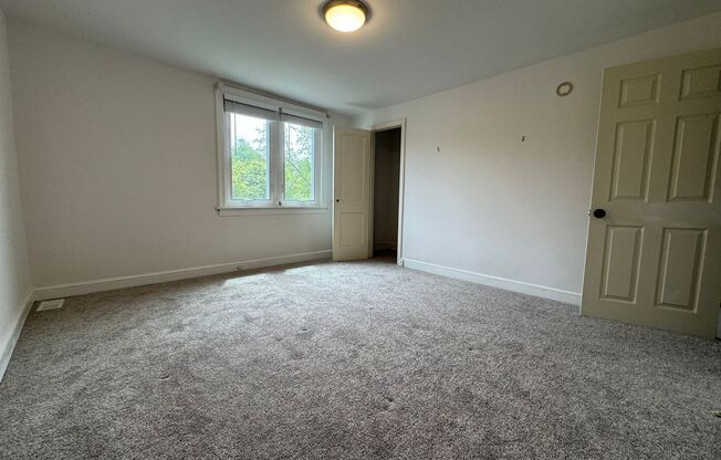 Newly Renovated 3-Bedroom Townhome in Drexel Hill! Available NOW!