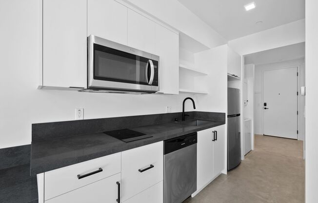 Studio, 1 bath, 353 sqft, $1,995, Unit Unit 10