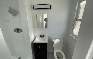 Studio, 1 bath, $1,325