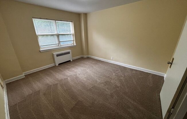 2 beds, 1 bath, $1,150, Unit B51