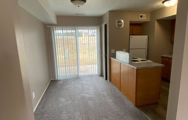 2 beds, 1 bath, 869 sqft, $1,139, Unit 2944B