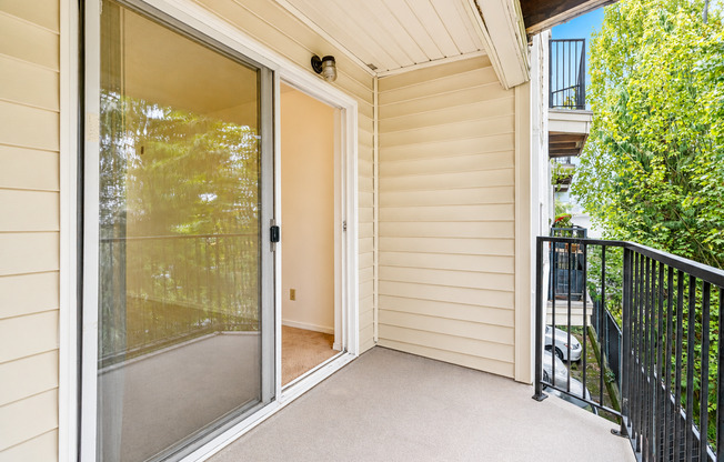 Hoodview Apartments
