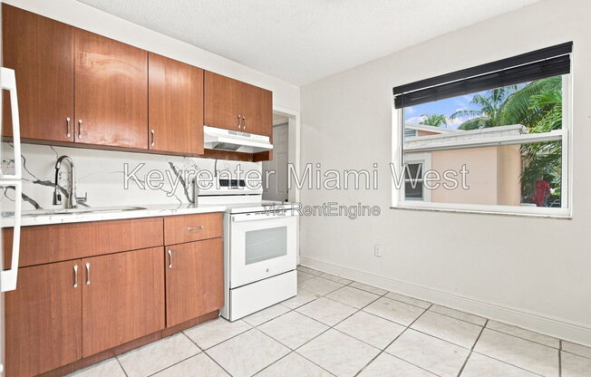 2 beds, 1 bath, 825 sqft, $2,100, Unit 1