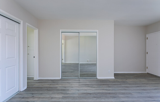 Studio, 1 bath, 444 sqft, $1,550, Unit 28