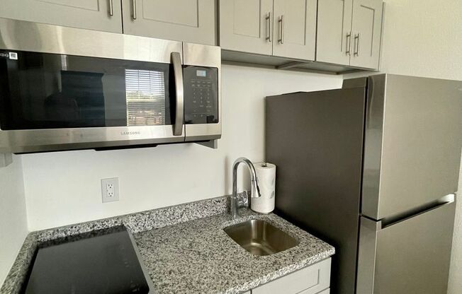 1 bed, 1 bath, $1,600