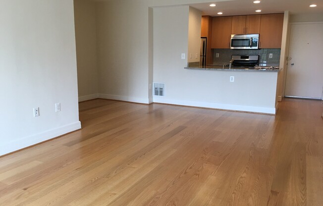 1 bed, 1 bath, 600 sqft, $4,000, Unit 0725