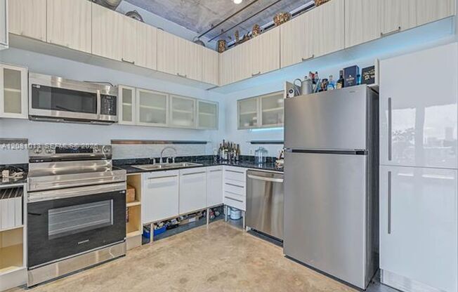 2 beds, 2 baths, $3,400, Unit # 1106
