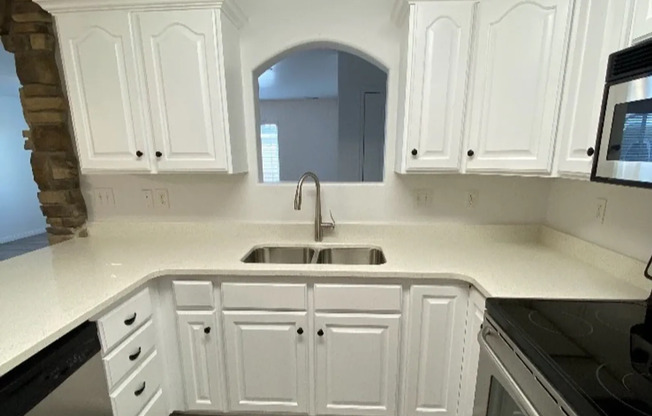 Beautiful 3-Bedroom Condo in Pleasant Grove--AVAILABLE NOW!