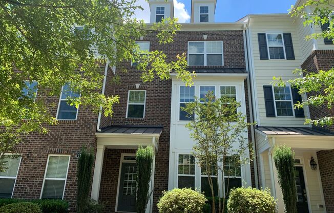 *Move In Special* Large 4 Bedroom | 3.5 Bath Townhouse in RTP