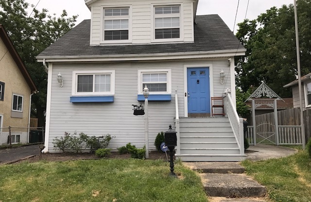 Updated 2 Bed 2.5 Bath House in Oakley
