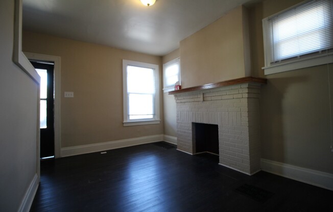 2 bedroom town-home in Milo-Grogan Neighborhood