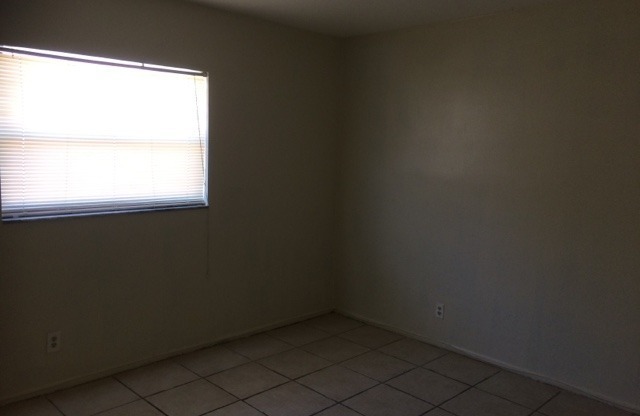 2 beds, 1 bath, 707 sqft, $1,995, Unit 1