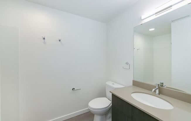 Studio, 1 bath, 300 sqft, $1,395, Unit 204