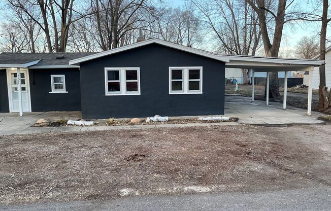 2 bed, 1 bath home for rent in Waterloo